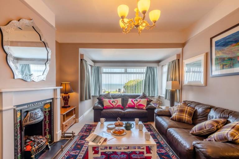 Cottage with yard & grill in Cromer