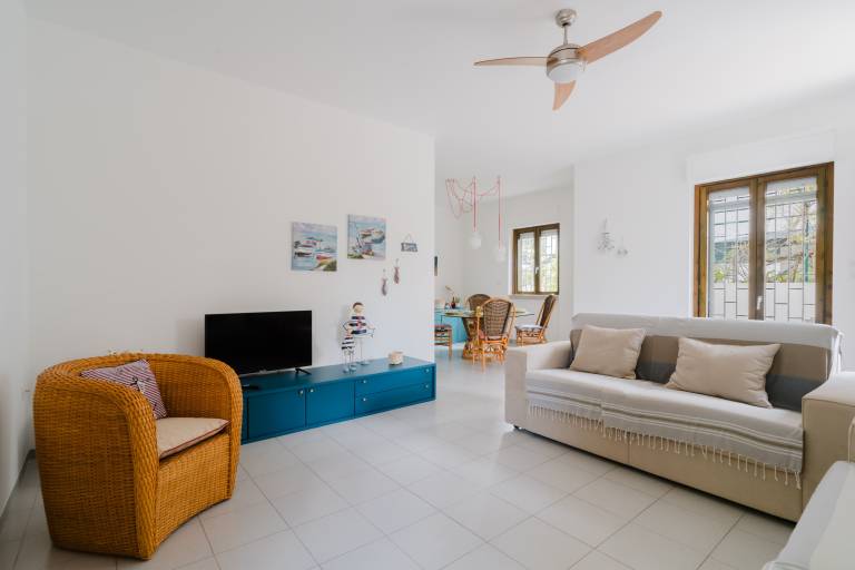 Vacation Home 'Karma' with Sea View and Air Conditioning — photo 5
