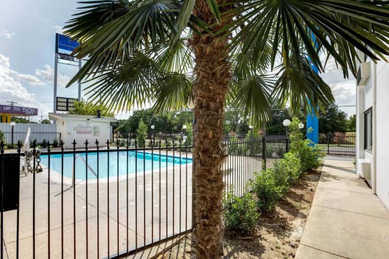 Motel 6 Dallas TX South