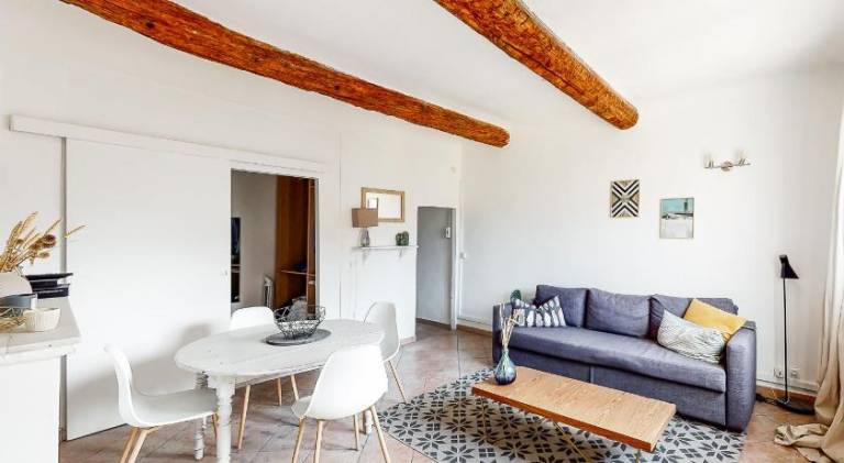 Apartment with 1 room for 4 persons in Meyreuil