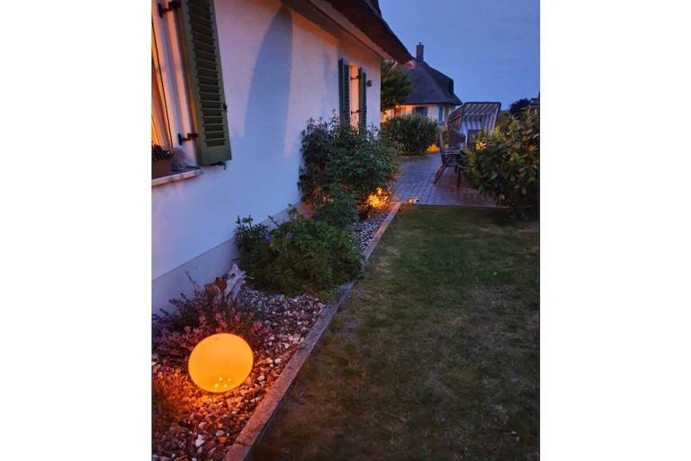 Vacation home with garden, BBQ & patio — photo 4