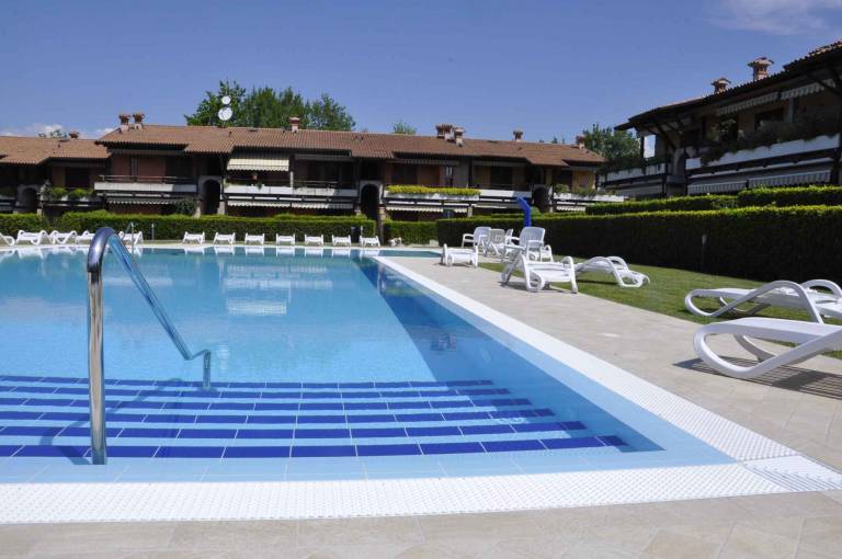 Lovely holiday apartment with yard, patio & pool | Next to the beach | Dogs allowed — photo 4