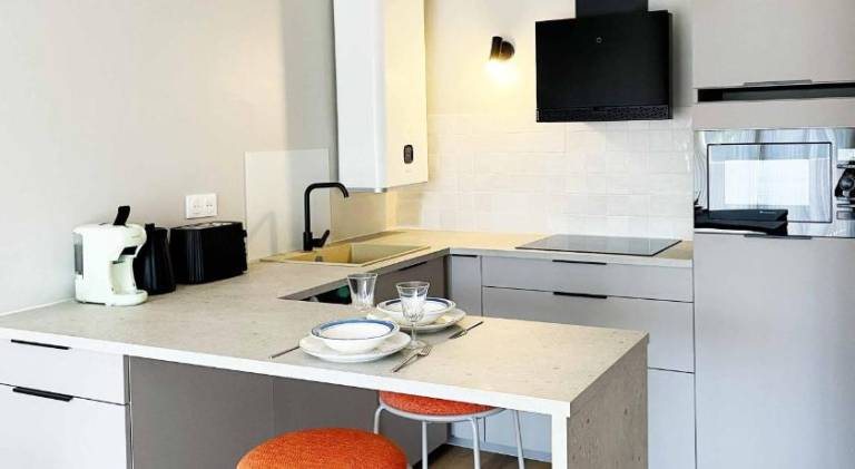 Fenetre sur Cour - Hyper centre, Parking Inclus, Balcon, Wifi — photo 2
