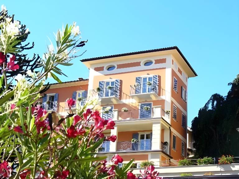 Hotel Residence La Luna Nel Porto in Stresa