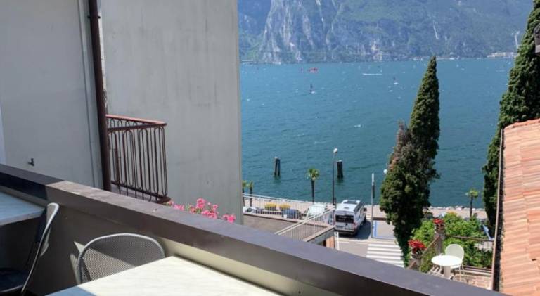 Apartment with pool, yard & BBQ | Beach nearby | Suitable for remote work | Pets are welcome — photo 4