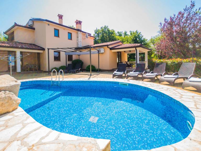 Rental with pool, patio & yard | Pool view in Labin