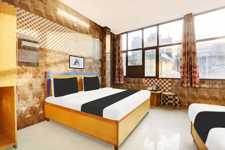 Hotel O Jammu Near Ragunath Bazaar Formerly GoodWill