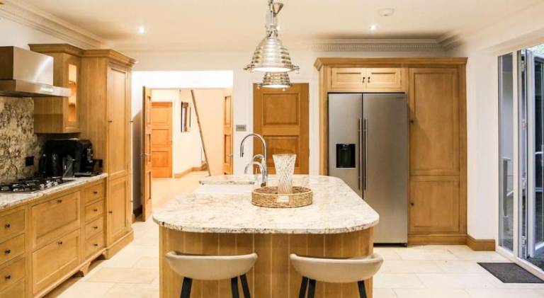 Villa with hot tub — photo 4