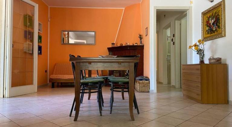 Villa with garden — photo 4