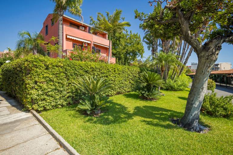 Apartment 'Oleandri Beach Resort' with Sea View, Shared Pool and Air Conditioning — photo 2