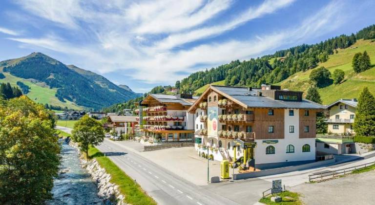 Boutique House happYellow Saalbach mit Joker Card in Saalbach-Hinterglemm