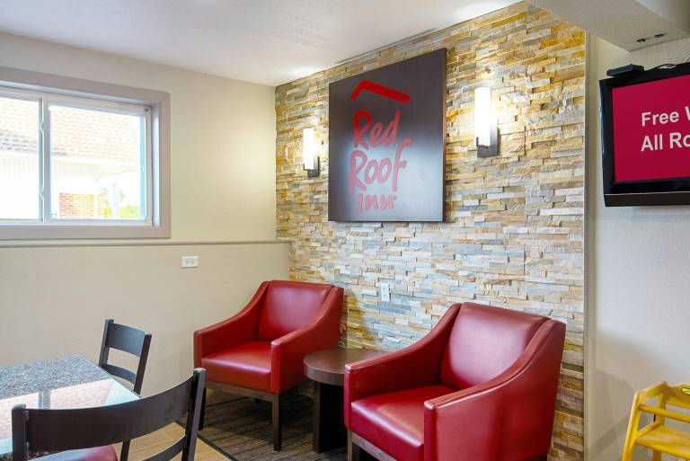 Red Roof Inn Cameron — photo 3