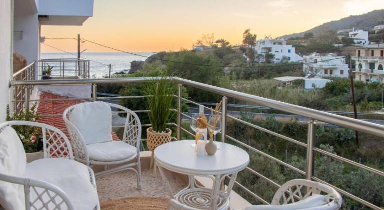 Holiday apartment with yard & terrace in Ierapetra