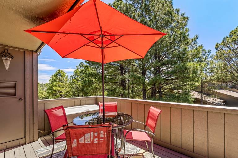 Family-oriented pleasant condo with pool & BBQ | Mountain view | Dogs allowed in Flagstaff, AZ