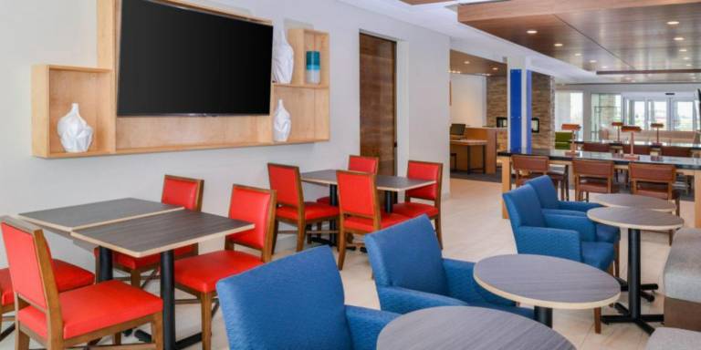 Holiday Inn Express Alliance By IHG — photo 4