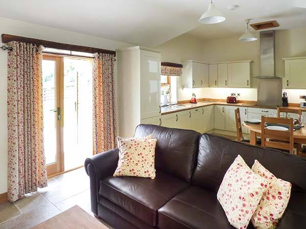 Cottage with garden & barbeque — photo 3