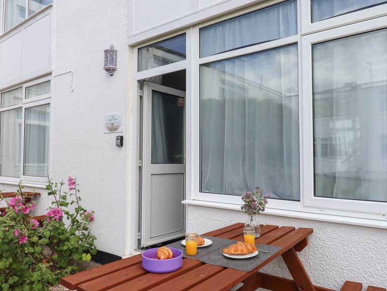 Cottage | Beach view — photo 2
