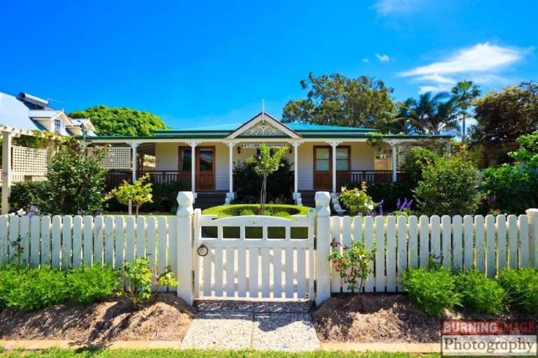 Bed and breakfast  Redcliffe