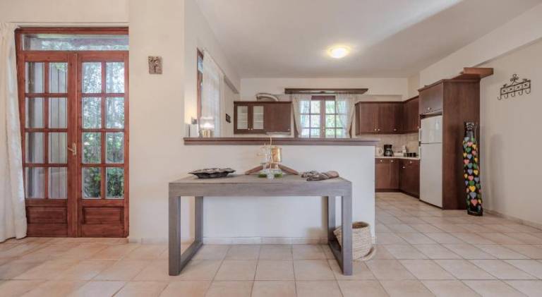 Fully equipped villa with barbeque, private pool & patio | Perfect for remote work | Pet-friendly — photo 5