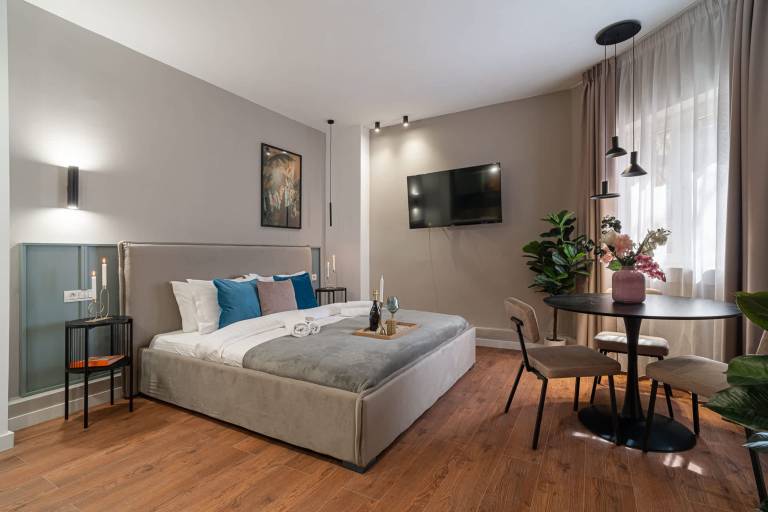 Studio flat Sector 5