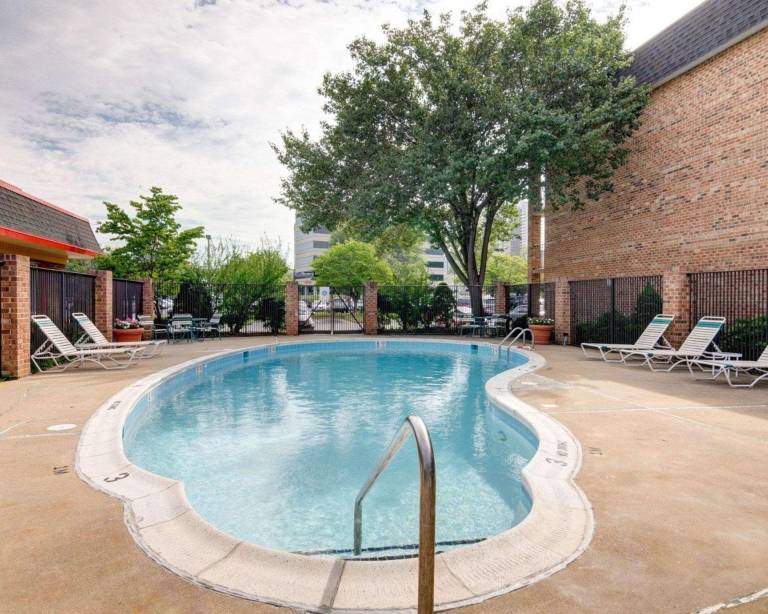Quality Inn Tysons Corner — photo 2