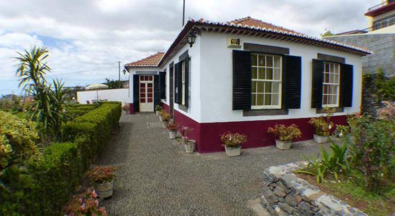 Vacation home | Close to Tropischer Garten Monte Palace | Pet-friendly — photo 2