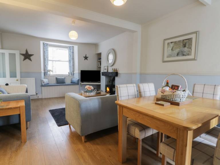 Cottage Pickering