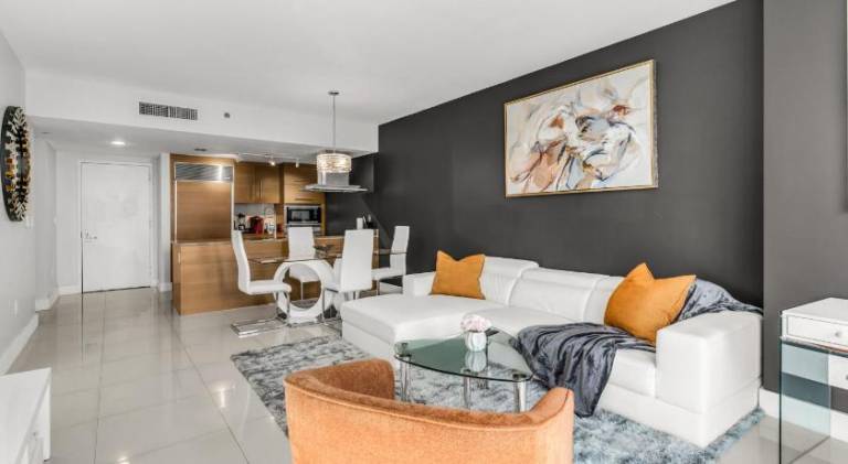 Rental apartment with pool & jacuzzi | Close to Bayfront Park — photo 4