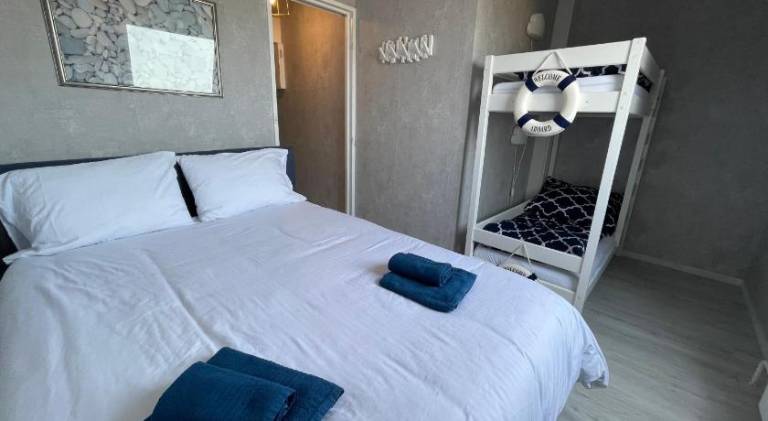 Holiday apartment with 1 room for 6 persons in Villers-sur-Mer