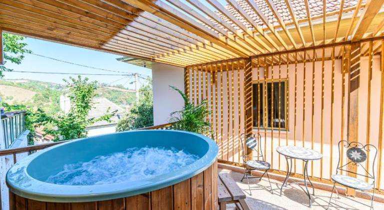 House with jacuzzi in Brasov