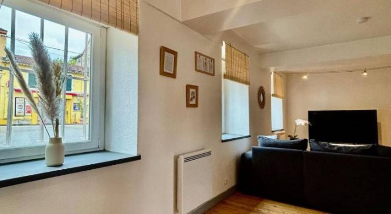 Rental apartment with jacuzzi — photo 4