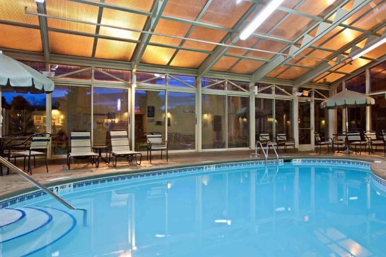 La Quinta Inn & Suites by Wyndham Plattsburgh — photo 4