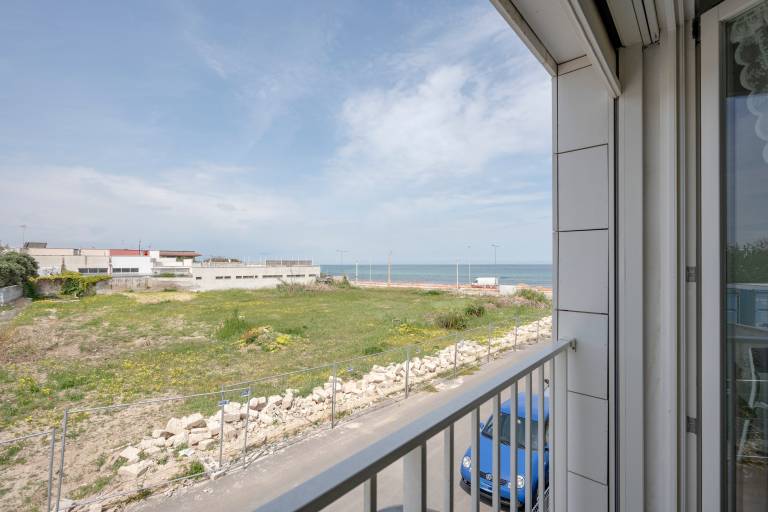 Rental apartment with fast internet | Beach view | Close to the beach | Dogs allowed — photo 2