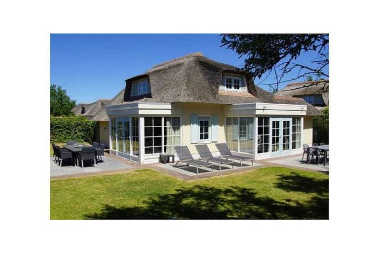 Fully equipped villa with yard | Beach nearby | Pets allowed — photo 3