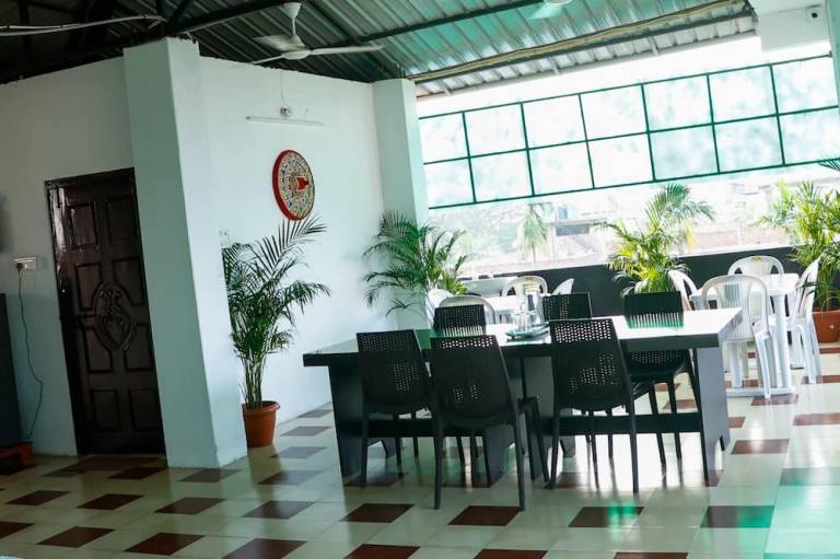 Malini Homes Food & Lodging