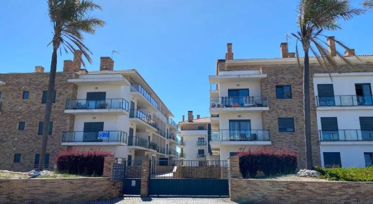 Rental apartment with jacuzzi, pool & terrace in Leiria