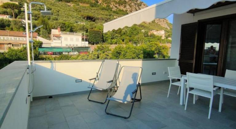 House with terrace — photo 5