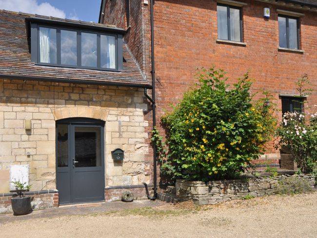 Cottage  Upton Saint Leonards