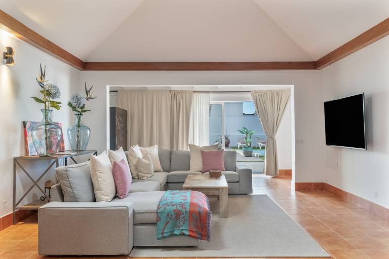 Holiday Villa 'The Suite' with Private Pool, Wi-Fi, and Air Conditioning — photo 4