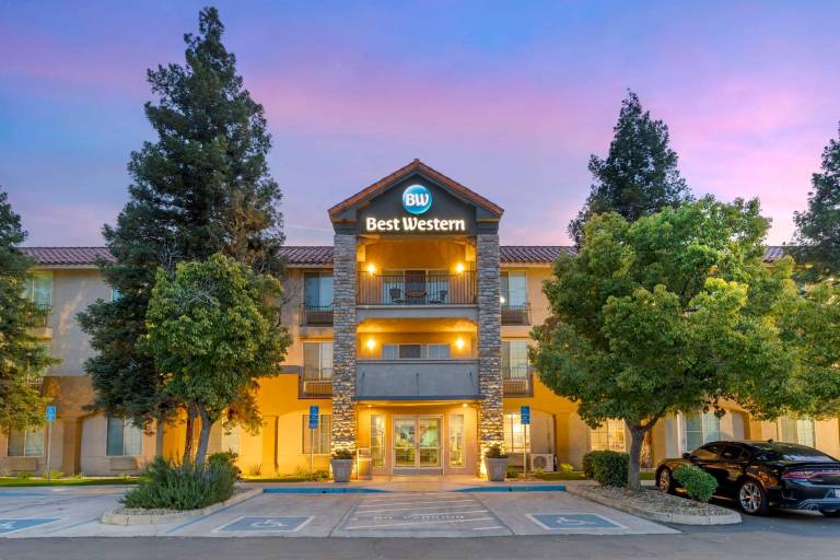 Best Western Visalia Hotel in Visalia, CA