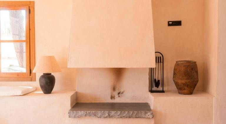 Vacation home with terrace, grill & yard — photo 4