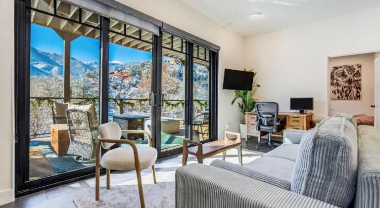 Rental apartment with patio in Colorado Springs, CO