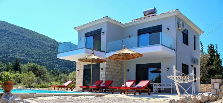 New luxury Villa with pool and amazing sea view — photo 4