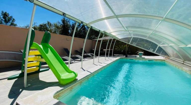 Vacation home with pool — photo 3