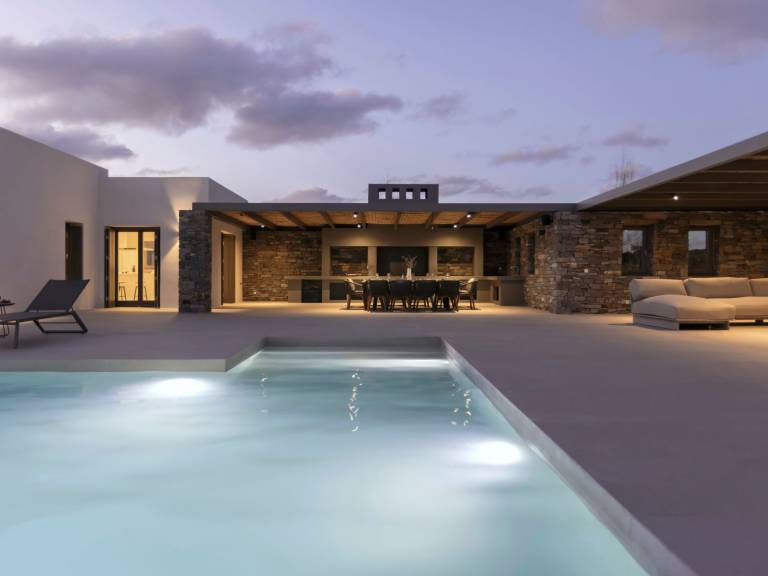 House with private pool & grill — photo 2