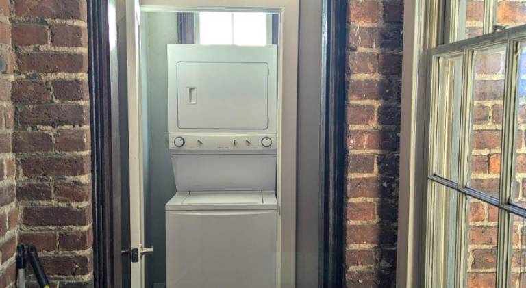 Modern Downtown Loft Walk to Convention Center — photo 4