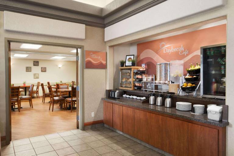 Prairie Crest Calgary Airport by IHG — photo 4