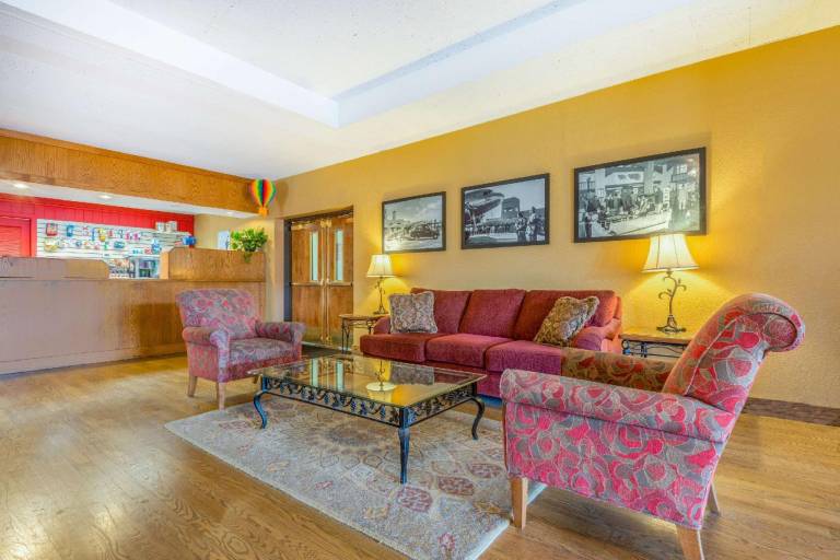 Ramada by Wyndham Albuquerque Airport — photo 4