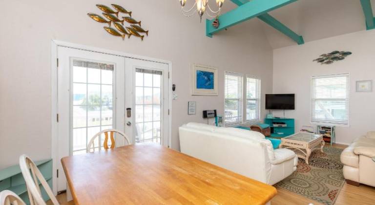 Pleasant vacation home with pool | Pet-friendly — photo 4
