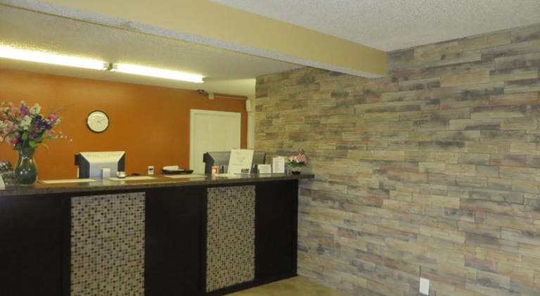 Western Inn & Suite Grinnell IA — photo 3